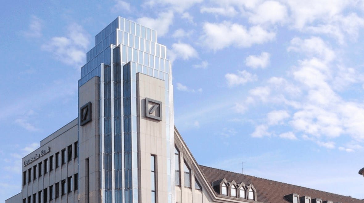 Die Deutsche-Bank-Aktie stürzt unter 10 Euro