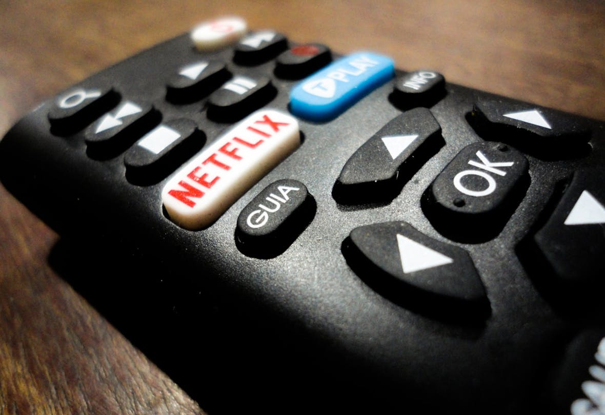 Netflix share crashes by 14 percent