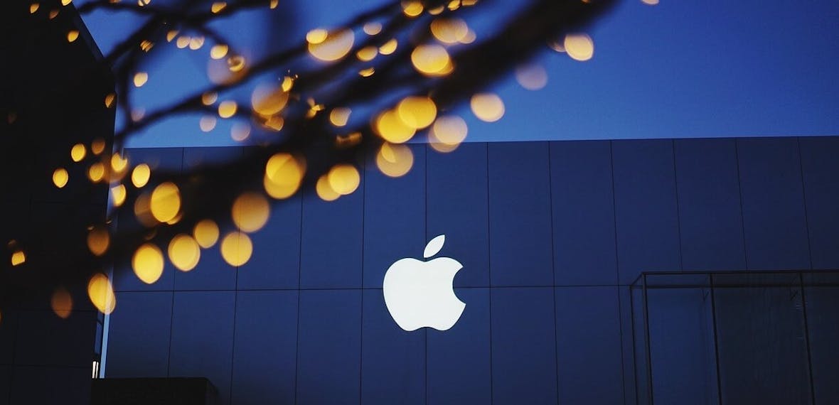 Large hedge fund sells its stake in Apple
