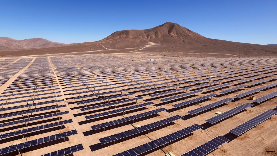 Independence from oil: Saudi Arabia to built world's largest solar system